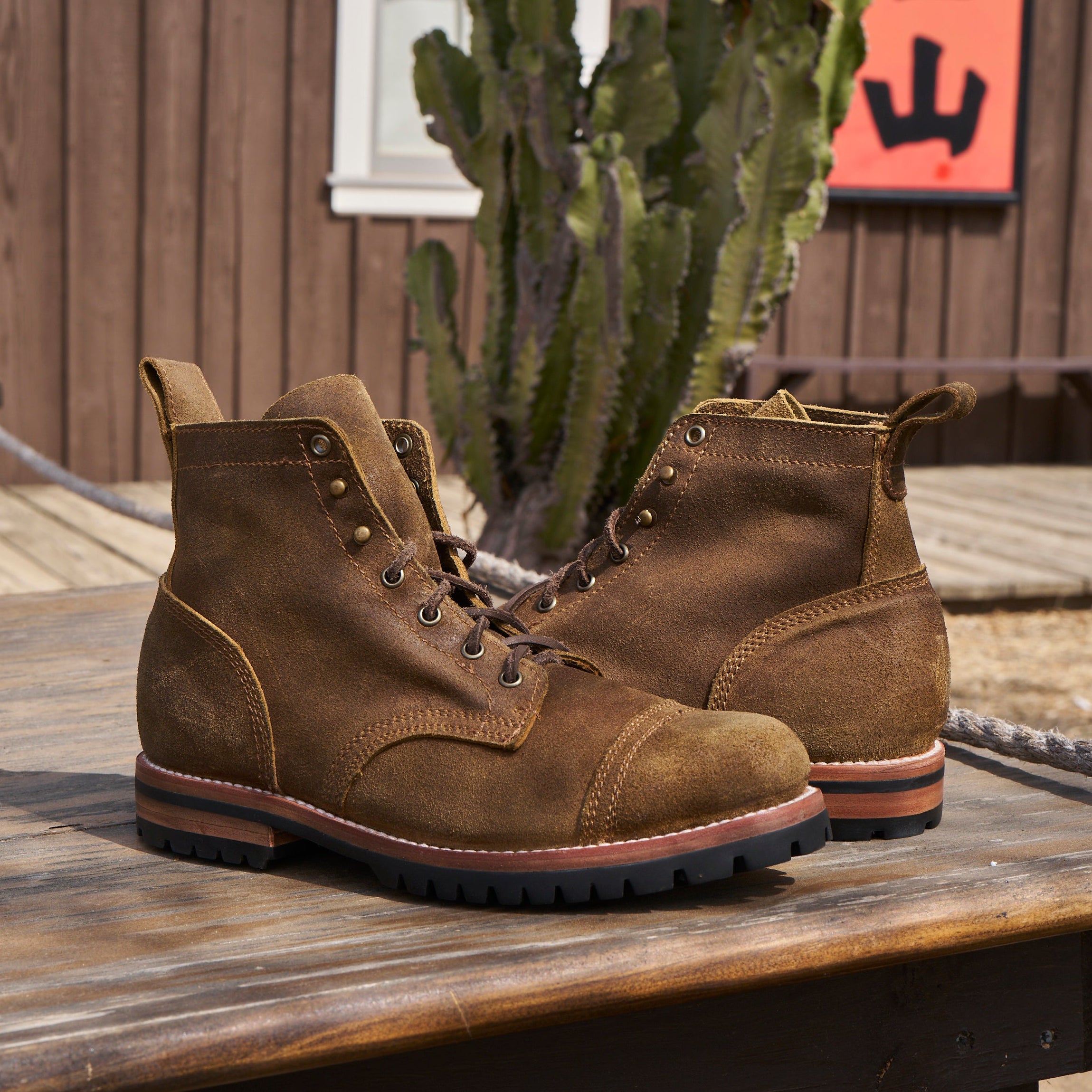 SIENA BROWN WAXED ROUGHOUT CAP TOE
